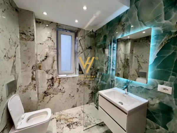 Tirane, jepet me qera zyre Kati 2, 75 m² 1.000 € (RRUGA E BARRIKADAVE)