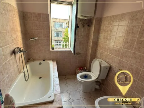 Tirane, shitet apartament 1+1+Aneks Kati 5, 56 m² 125.000 € (Rruga Ali Demi)