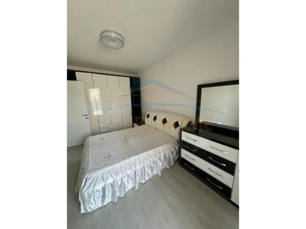 Shqiperi, jepet me qera apartament 1+1 Kati 3, 66 m² 500 € (Unaza e re)