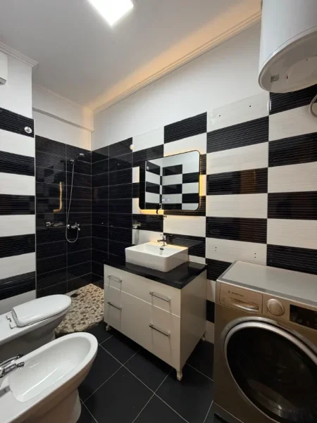 Tirane, shitet apartament 1+1 Kati 2, 60 m² 142.000 € (RRUGA E KAVAJES)