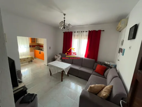 Vlore, shitet shtepi , 240 m² 170.000 € (Fitore)