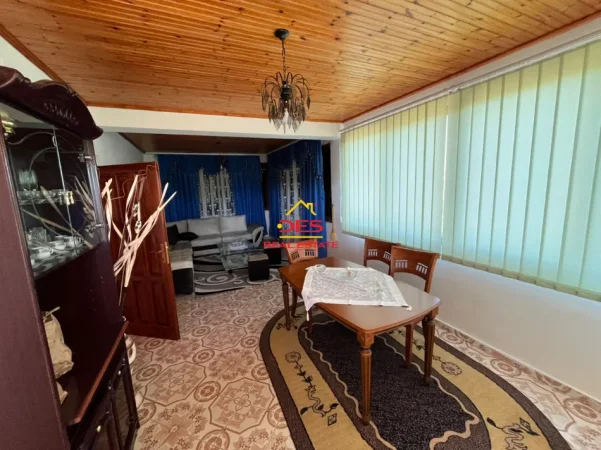 Vlore, shitet shtepi , 240 m² 170.000 € (Fitore)