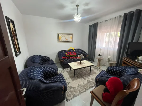 Vlore, shitet shtepi , 240 m² 170.000 € (Fitore)