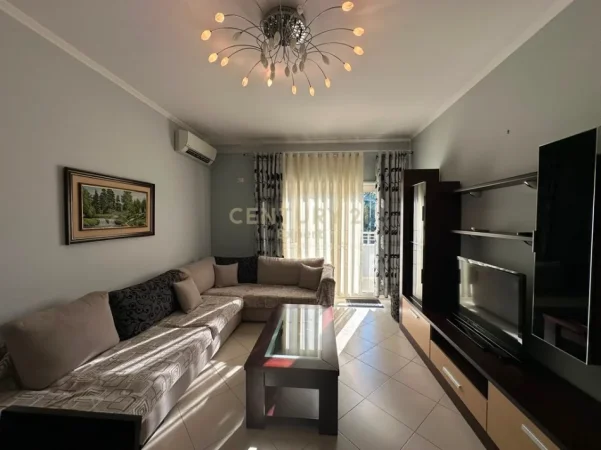 Shqiperi, jepet me qera apartament 2+1 Kati 2, 800 € (liqeni i thate)