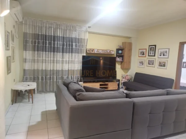 Tirane, shitet Shtepi Vile 2 Katshe , 250 m² 580.000 € (RRUGA FORTUZI)