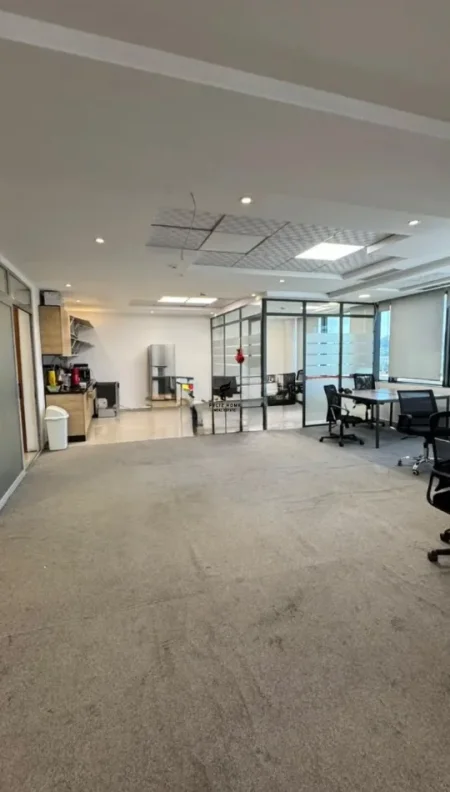 Shqiperi, jepet me qera zyre Kati 8, 228 m² 4.100 € (QENDER)
