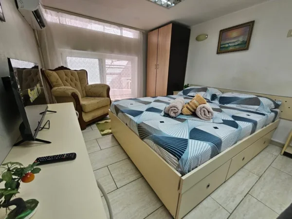 Tirane, jepet me qera apartament 2+1 Kati 2, 100 m² 370 € (Rruga 5 Maji)