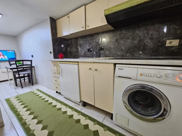 Tirane, jepet me qera apartament 2+1 Kati 2, 100 m² 370 € (Rruga 5 Maji)
