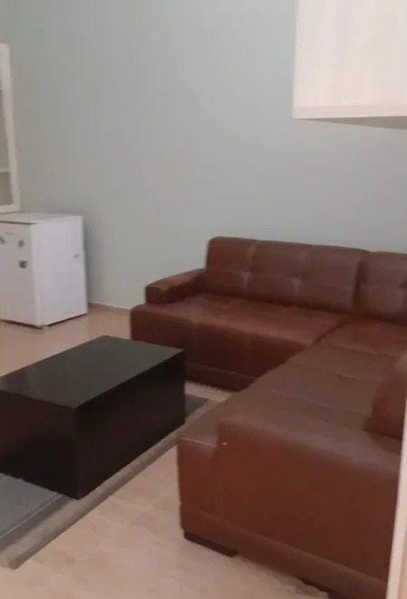 Tirane, jepet me qera ambjent biznesi Kati 1, 47 m² 700 € (Air Albania)
