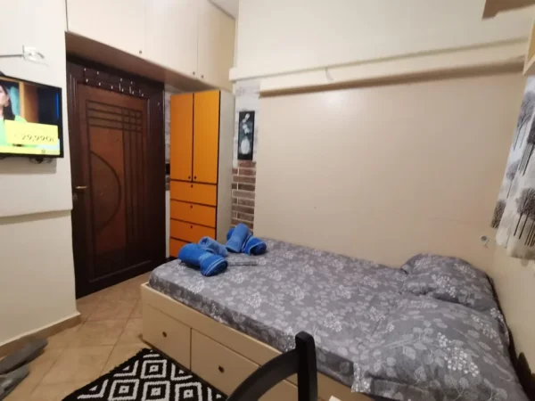 Tirane, jepet me qera apartament Studio Kati 2, 30 m² 330 € (Rruga 5 Maji)