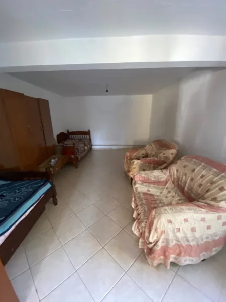 Tirane, jepet me qera apartament 2+1 Kati 0, 90 m² 300 € (Qytet Studenti)