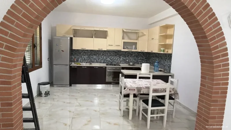Tirane, jepet me qera Vile Vile 2 Katshe Kati 2, 250 m² 900 € (Jordan Misja)