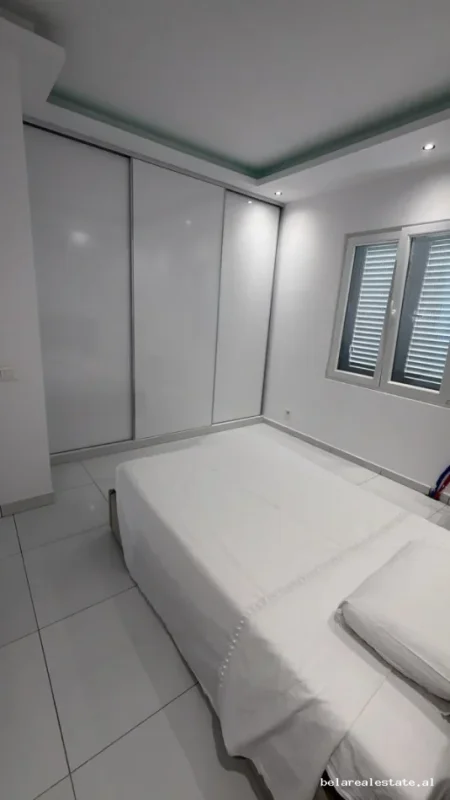 Tirane, jepet me qera Vile Vile 2 Katshe Kati 2, 250 m² 900 € (Jordan Misja)