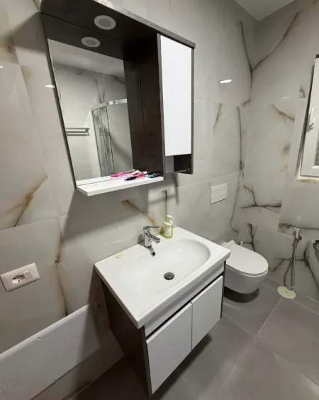 Tirane, jepet me qera Vile Vile 2 Katshe Kati 2, 94 m² 690 € (Ali Dem)