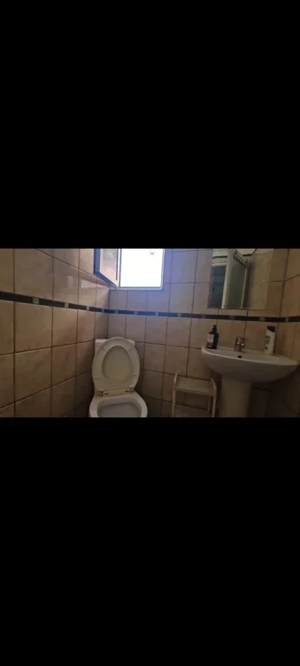 Tirane, jepet me qera apartament 1+1 Kati 4, 55 m² 420 € (Rruga 5 Maji)