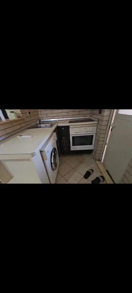 Tirane, jepet me qera apartament 1+1 Kati 4, 55 m² 420 € (Rruga 5 Maji)