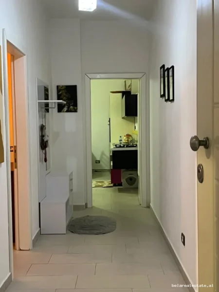 Tirane, jepet me qera apartament 1+1+Ballkon Kati 4, 60 m² 540 € (Kopshti Botanik)