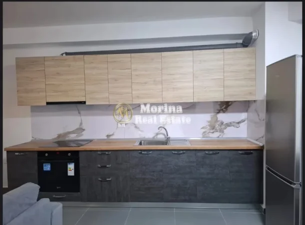 Tirane, jepet me qera apartament 3+1 Kati 3, 116 m² 650 € (Rruga 5 Maji)