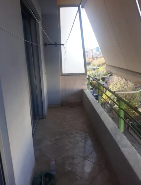 Tirane, jepet me qera apartament 1+1 Kati 4, 62 m² 400 € (Brryli)