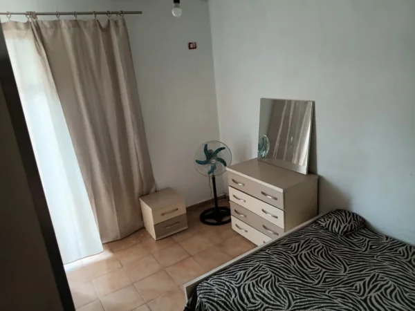 Tirane, jepet me qera apartament 2+1 Kati 2, 120 m² 550 € (Pallati me Shigjeta)