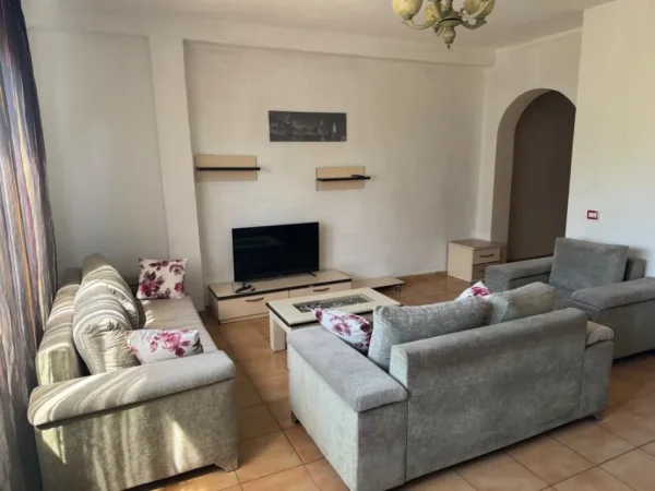 Tirane, jepet me qera apartament 2+1 Kati 2, 120 m² 550 € (Pallati me Shigjeta)