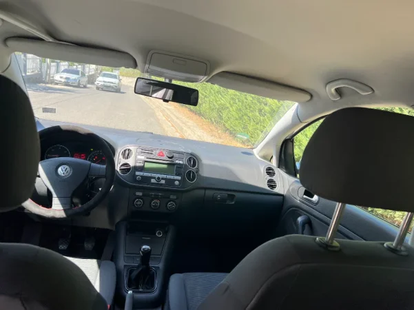 Tirane, shes Golf Nafte, manuale Klima 250 km 3.200 €
