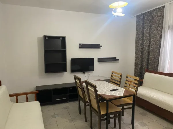 Tirane, jepet me qera shtepi 1+1+Ballkon Kati 0, 65 m² 340 € (ne rrugen Besa Tirane.)