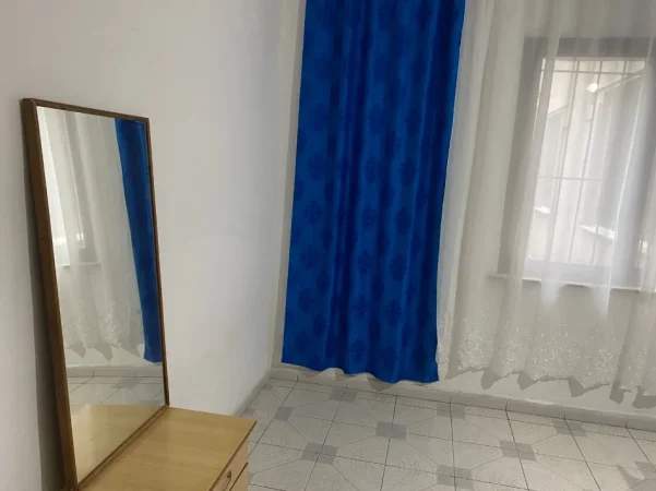 Tirane, jepet me qera shtepi 1+1+Ballkon Kati 0, 65 m² 340 € (ne rrugen Besa Tirane.)