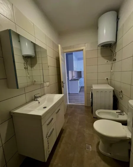 Tirane, shitet apartament 1+1 Kati 8, 81 m² 150.000 € (Ish Fusha Aviacionit)