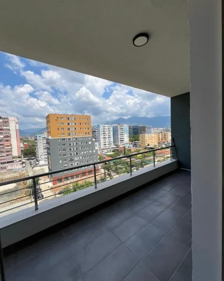 Tirane, shitet apartament 1+1 Kati 8, 81 m² 150.000 € (Ish Fusha Aviacionit)