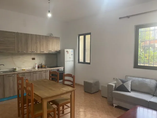 Tirane, jepet me qera apartament 1+1+Ballkon Kati 0, 64 m² 350 € (ne rrugen Don Bosko Tirane)