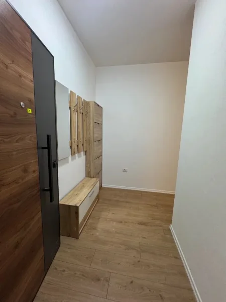 Tirane, jepet me qera apartament 2+1 Kati 3, 110 m² 500 € (Paskuqan)