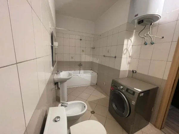 Tirane, shitet apartament 1+1+Ballkon Kati 5, 73 m² 140.000 € 