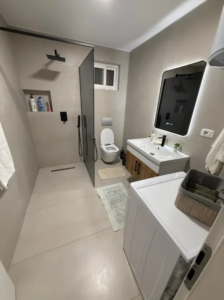Tirane, shitet apartament+verande | Penthouse 2+1 Kati 4, 120 m² 300.000 € (Perball Deliorgjit)