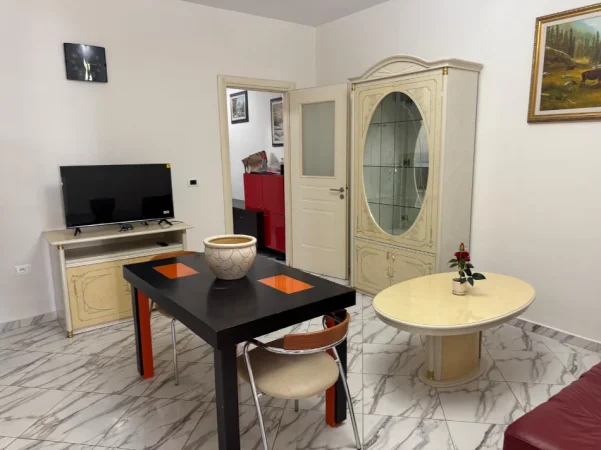 Tirane, jepet me qera apartament 2+1 Kati 4, 85 m² 500 € (Pranë Market Spar, Astir ,Tiranë)
