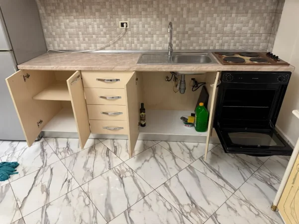 Tirane, jepet me qera apartament 2+1 Kati 4, 85 m² 500 € (Pranë Market Spar, Astir ,Tiranë)