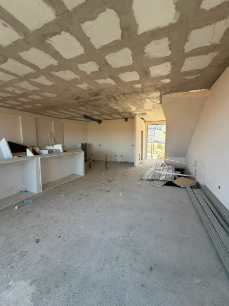 Tirane, shitet Vile Vile 2 Katshe , 277 m² 553.225 € (Farke)