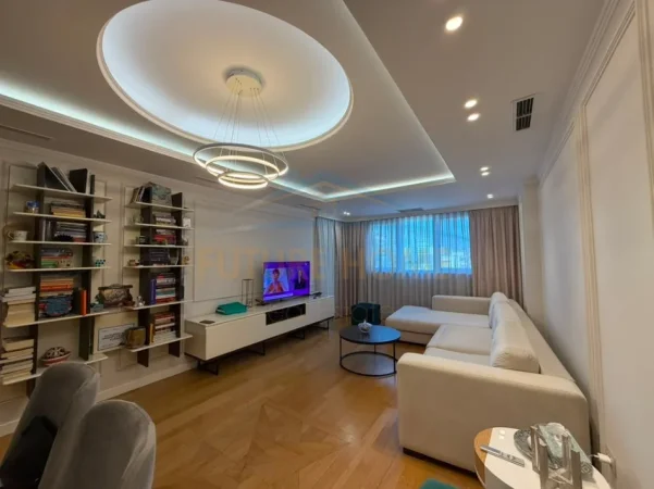Tirane, shitet apartament 2+1+2+Depo+Ballkon Kati 4, 123 m² 360.000 € (Kompleksi Kika 1, Komuna e Parisit)