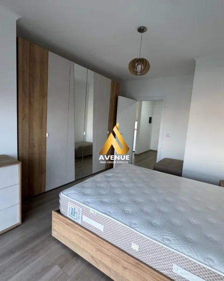 Tirane, jepet me qera apartament 1+1 Kati 2, 70 m² 450 € (Ish dogana)
