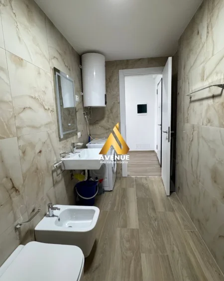 Tirane, jepet me qera apartament 1+1 Kati 2, 70 m² 450 € (Ish dogana)