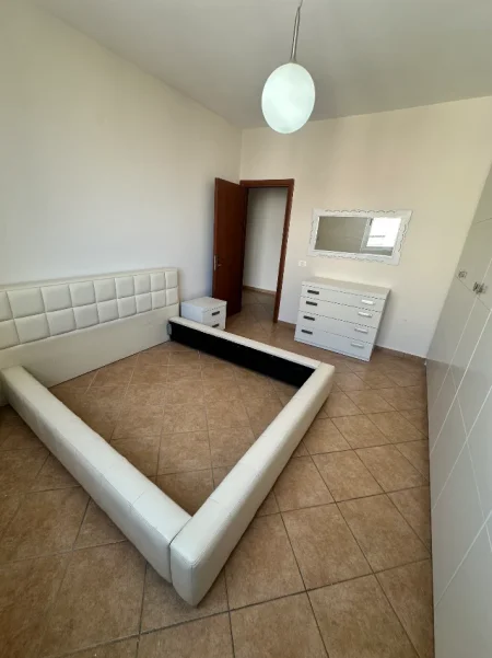 Tirane, shitet apartament 2+1+Ballkon Kati 7, 100 m² 152 milion lek (Rruga: Thoma koxhaj pallati i kikes me lulishte mbrapa big market)