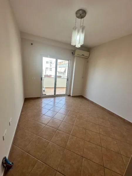 Tirane, shitet apartament 2+1+Ballkon Kati 7, 100 m² 152 milion lek (Rruga: Thoma koxhaj pallati i kikes me lulishte mbrapa big market)