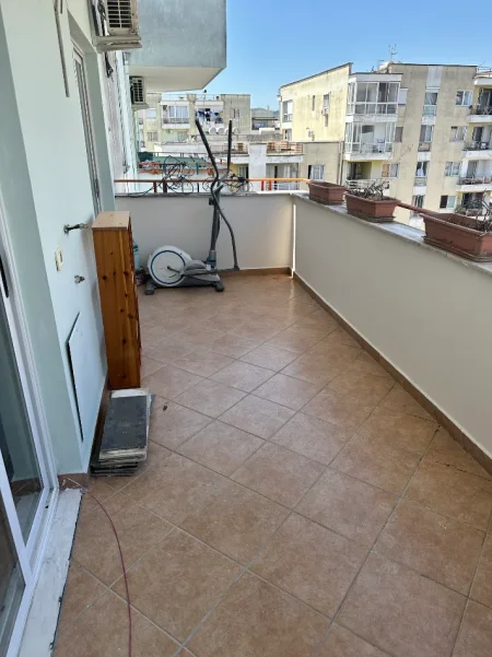 Tirane, shitet apartament 2+1+Ballkon Kati 7, 100 m² 152 milion lek (Rruga: Thoma koxhaj pallati i kikes me lulishte mbrapa big market)