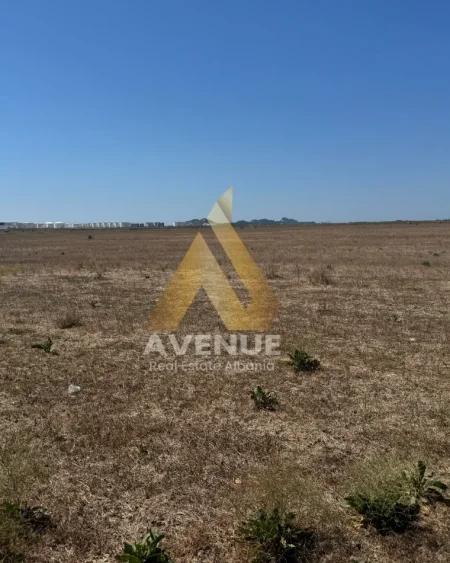 Durres, shitet toke ne bregdet , 4.000 m² (Rruga Shen Pjeter) Porto Romano