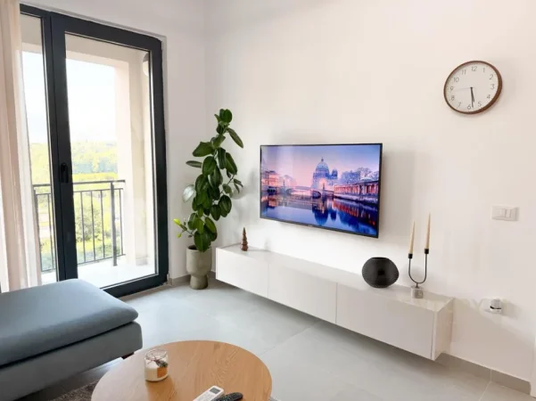 Tirane, jepet me qera apartament 1+1 Kati 5, 69 m² 916 € (Liqeni Thate)