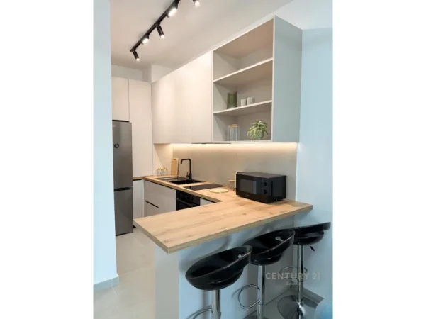 Tirane, jepet me qera apartament 1+1 Kati 5, 69 m² 916 € (Liqeni Thate)