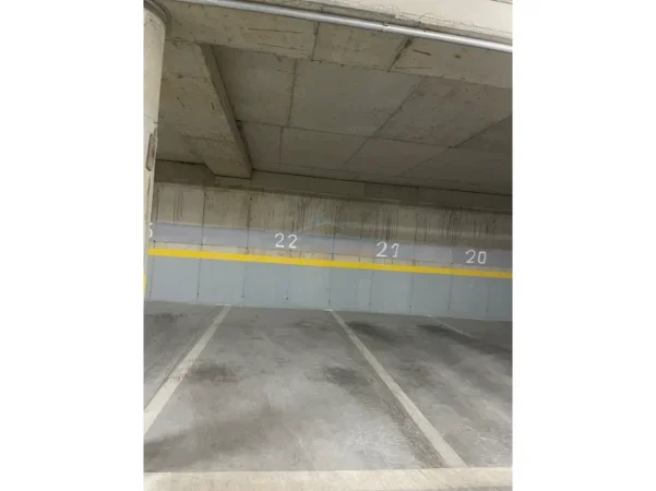 Tirane, jepet me qera apartament 2+1+Ballkon Kati 5, 87 m² 800 € (Kodra e Diellit)