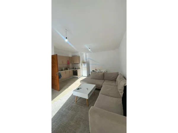 Shitet, Apartament 1+1, Unaza e Re 0696069906