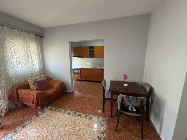 Tirane, jepet me qera 1+1+Ballkon , 450 € 