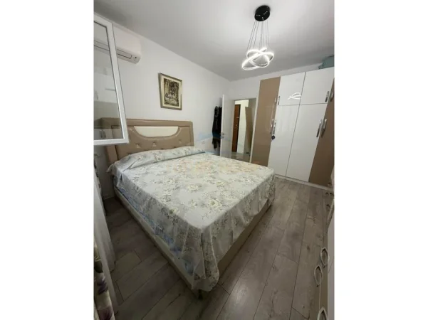 Shitet, Apartament 2+1, Pallatet Cabej, Misto Mame 0696069906
